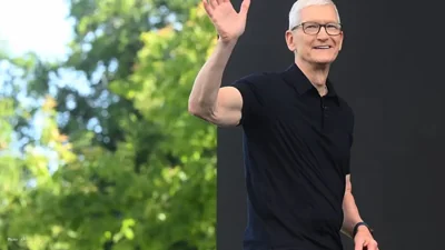 Apple Launches Siri AI as Tim Cook Concludes His Tenure