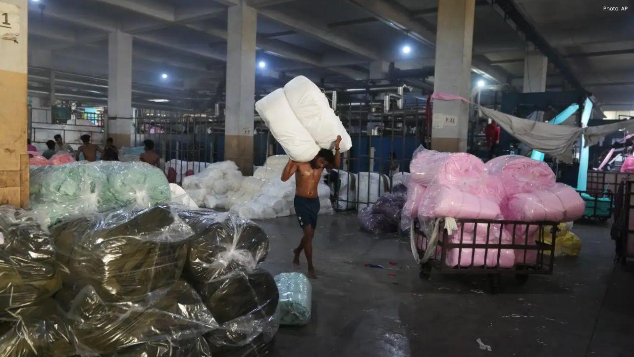 Climate Heat Worsens Conditions in India Textile Factories