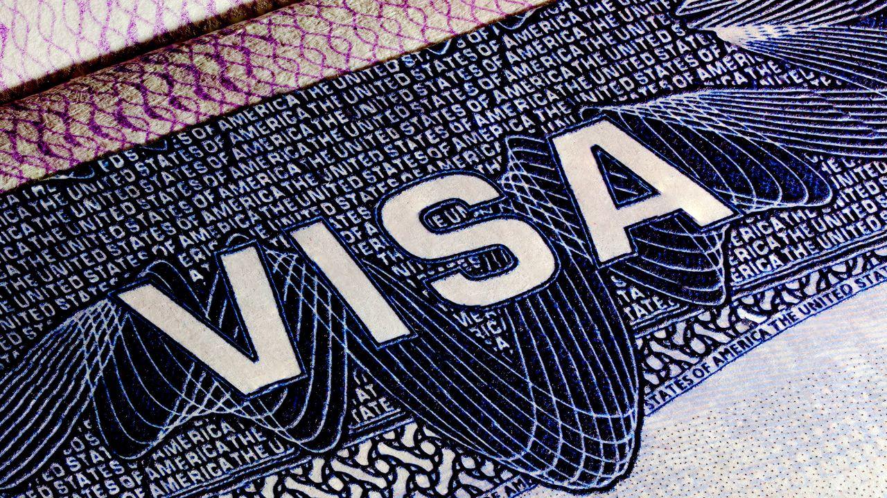 GDRFA Dubai Cracks Down on Illegal Online Visa Services