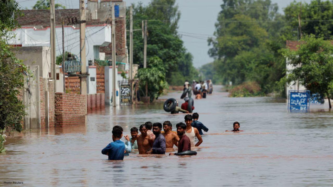 Pakistan Issues Nationwide Alert Over Heavy Rain, Flood Risks