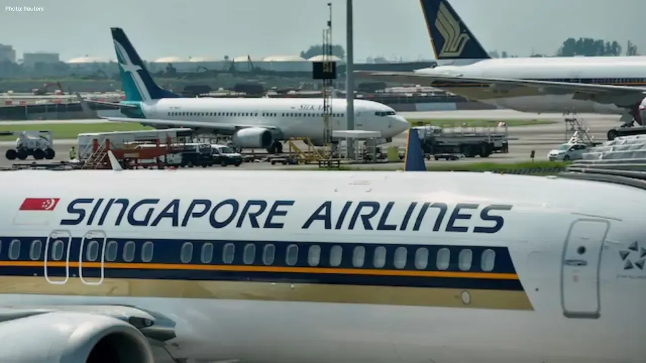 Singapore Airlines Flight Delayed After Tyre Problem