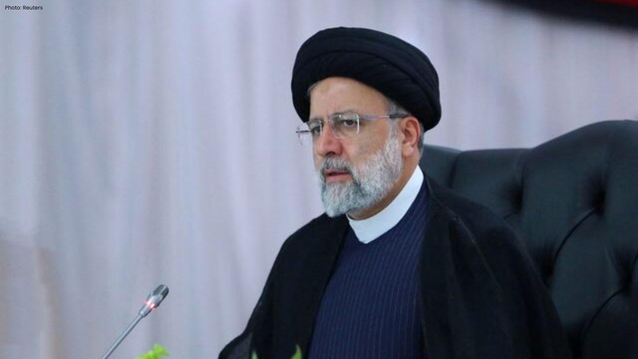 Pakistan Air Force Escorts Iranian President Visit