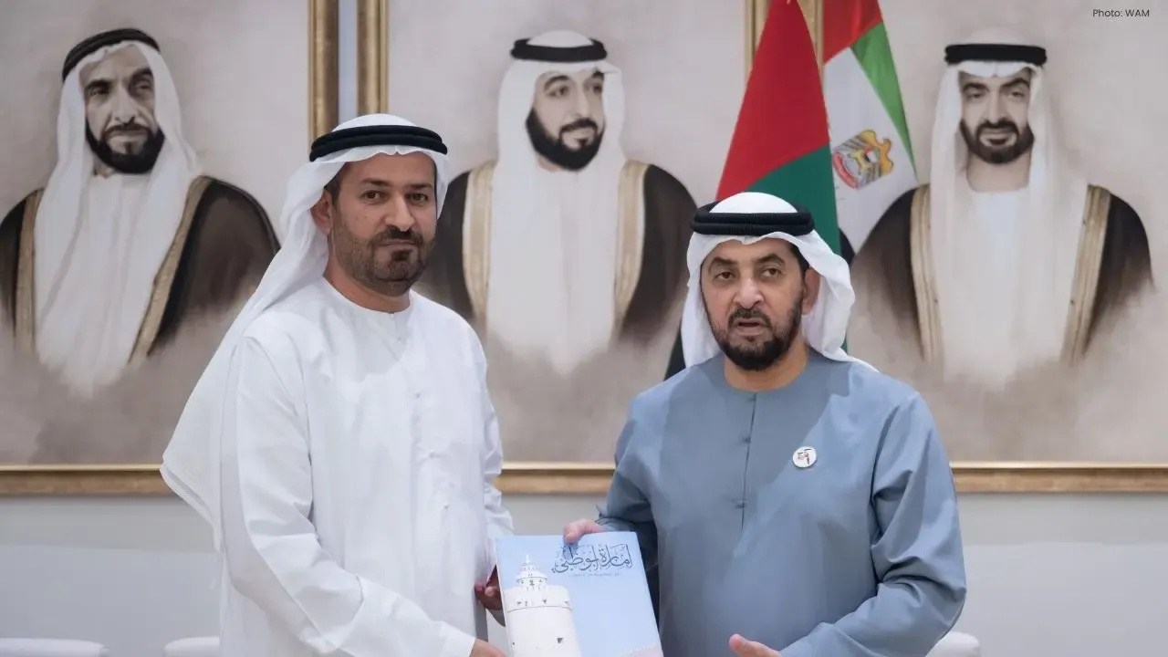 Sheikh Hamdan Unveils Comprehensive Guide to Abu Dhabi's Geography and Heritage