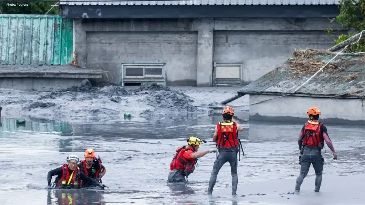 Taiwan Floods Kill Two as Heavy Rain Alerts Continue