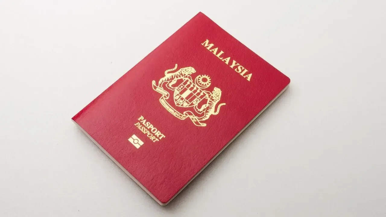 Malaysia Rolls Out New 10-Year Passport Nationwide
