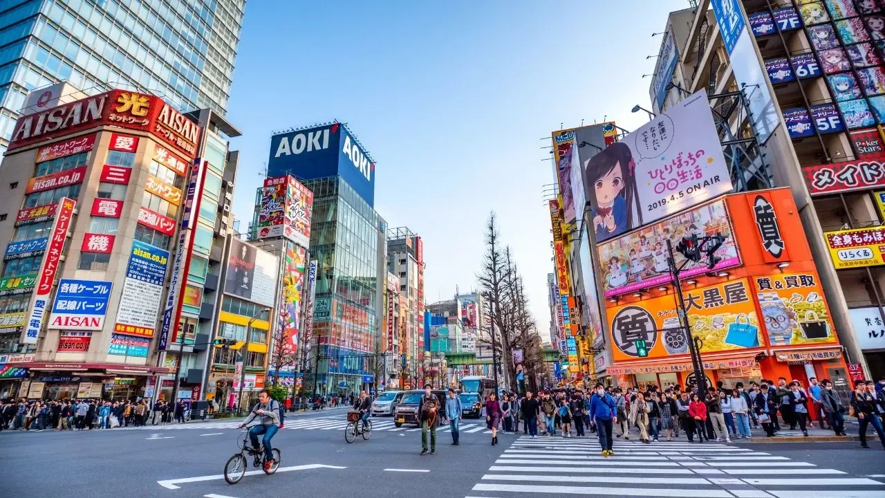 Japan First-Half Visitors Fall 1% Despite 20 Million Arrivals