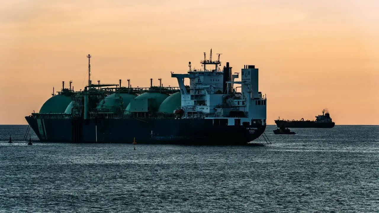 Singapore Grants 8 New LNG Marine Fuel Licences from September 2026