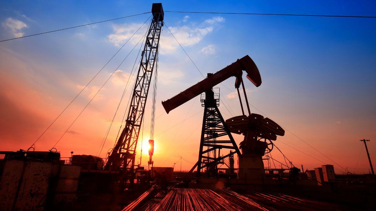 Oil Prices Drop Sharply as Iran Talks Boost Middle East Peace Hopes