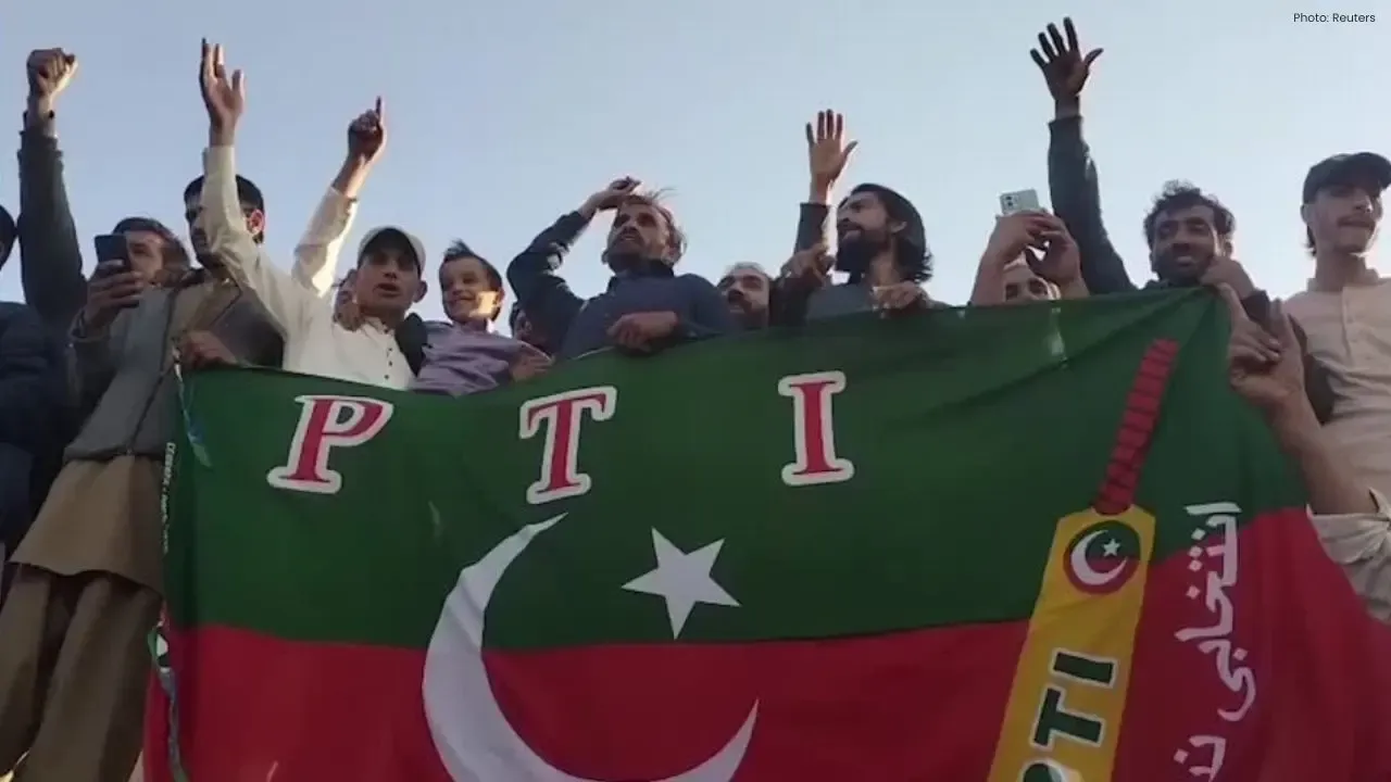 PTI Protest in Karachi Ends in Clashes, Tear Gas and Arrests