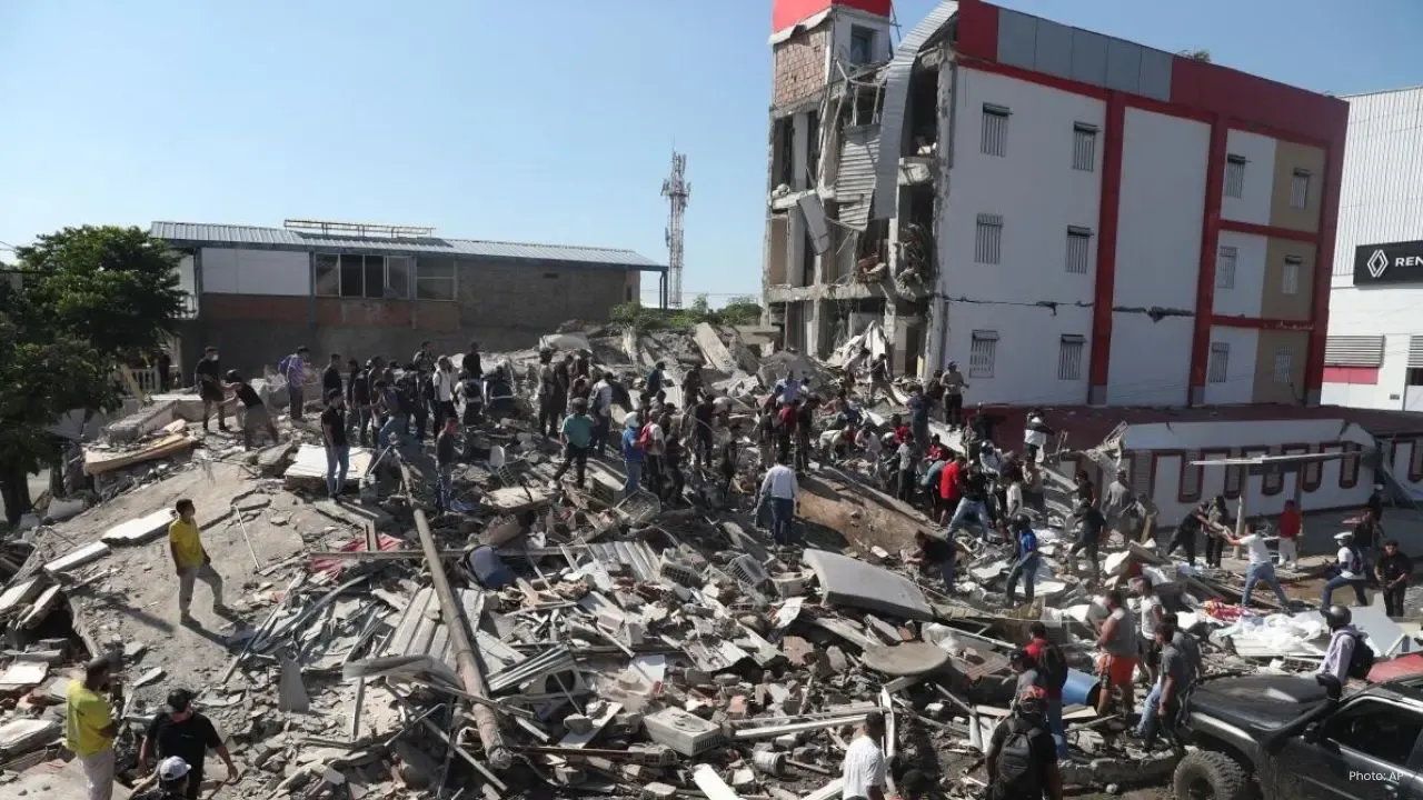 7.4 Magnitude Earthquake Hits Colombia, Killing at Least 111