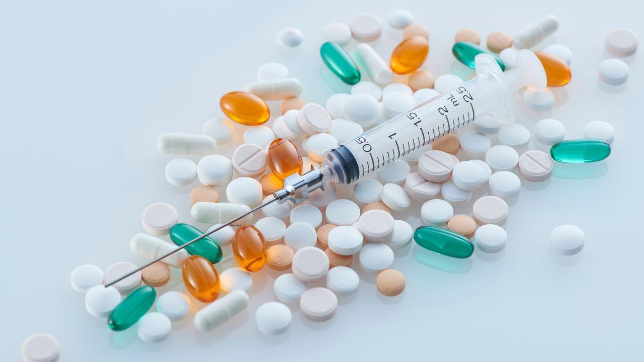 Singapore couple arrested after drugs found with two young children