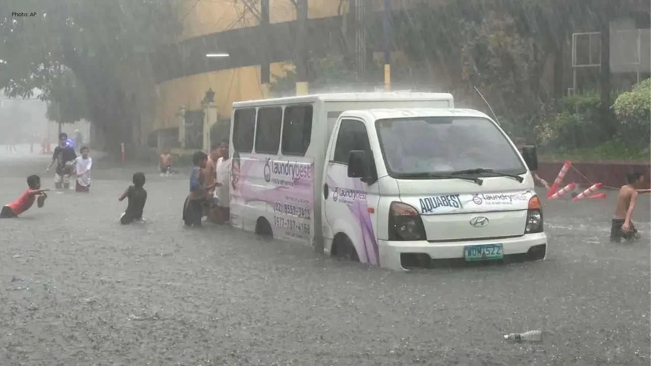 Heavy Rains Kill One in South Korea as Philippines Floods Worsen