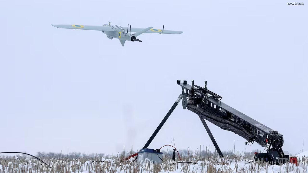 Zelenskyy Warns Airlines Russian Airspace Is Becoming Unsafe Amid Drone Strikes