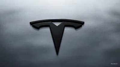 France Begins Road Tests of Tesla Self-Driving Technology
