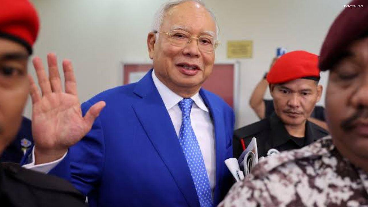 Resign if Najib Is Pardoned, KL DAP Leader Tells Cabinet Members