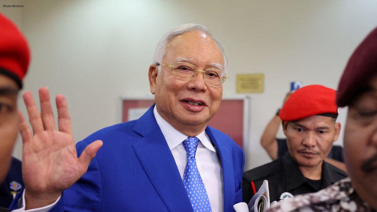 PAS Urges Government to Explain Why Najib's Pardon Bid Was Deferred