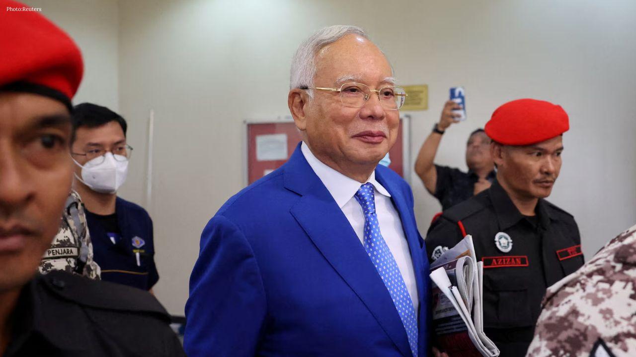Najib Seeks Stay of 15-Year Jail Sentence as Court Sets October 14 Hearing