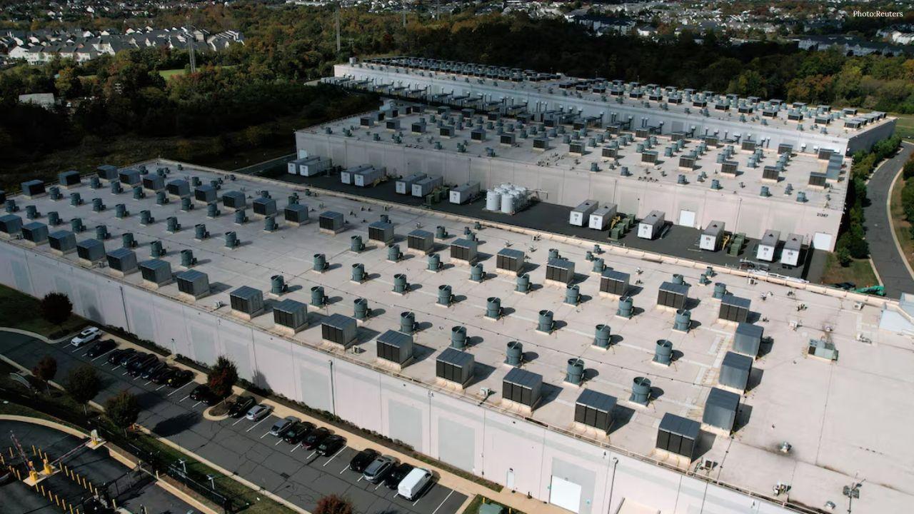 Trump Urges Data Center Companies to Pay Dividends to Communities