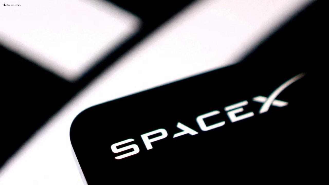 SpaceX Signs $40 Billion Apollo Deal to Finance AI Chips
