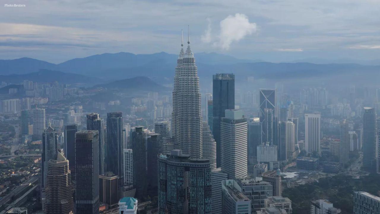 Malaysia’s Dual 5G Networks Could Strengthen Supply Chain Resilience